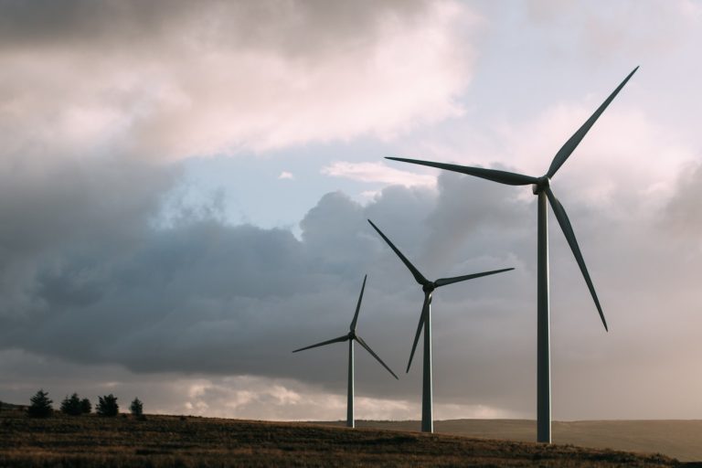 Hiába az energiaválság, továbbra is tiltja a kormány a szélenergiát!