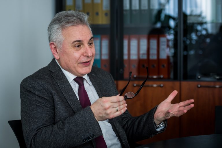Grád Ottó: Csak hónapok múlva rendeződhet az üzemanyagárak helyzete