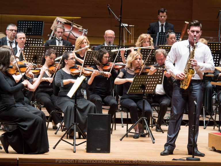 Jótékonysági koncertet ad a Pannon Filharmonikusok zenekar Pécsen és Budapesten
