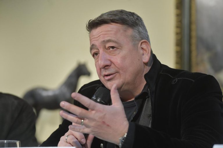 Bayer: Nincs szó békemenetről, azt csak a 444 meg a 24 meg a HVG hülyéi és/vagy gazemberei írják