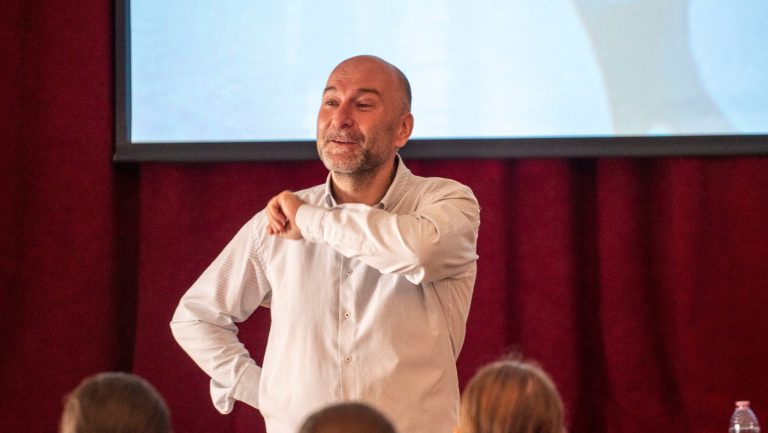 „Azok a történetek, amiket nem mesélünk újra, elvesznek”