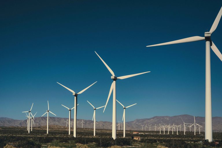 Hiába az ígéretek, továbbra is a kormány tiltólistáján a szélenergia