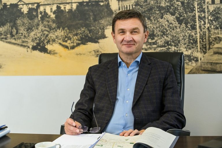 Ács Rezső már nem polgármester Szekszárdon