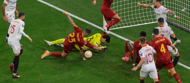 Mancini lett a tragikus hős, a Sevilla megnyerte a budapesti EL-döntőt