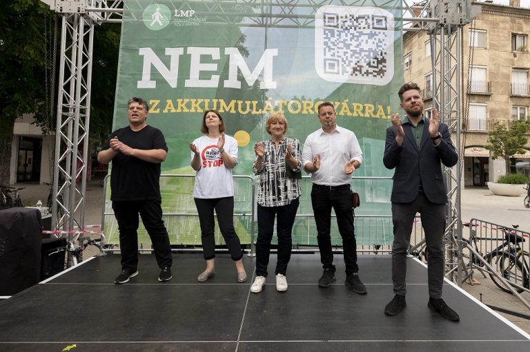 Az LMP a Kúriához fordul, mert az NVB nem hitelesítette népszavazási kezdeményezését