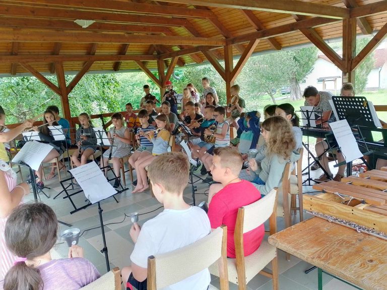 A zene jegyében zajlott a VI. Fekedi Tábor