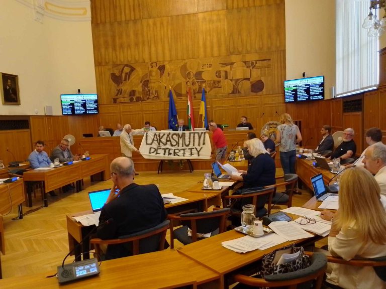 Újabb politikai akció az ülésteremben