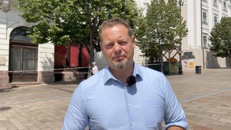 Keresztes: hol a fideszes cáfolat a Pécs melletti akkugyárra?