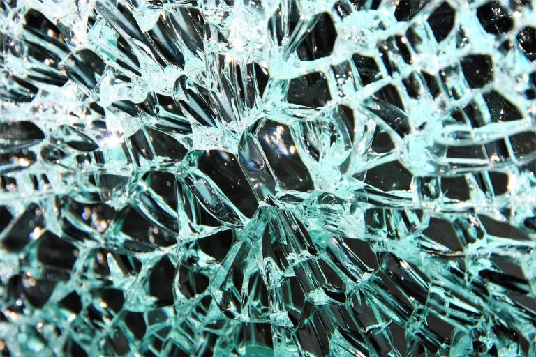 Baleset  történt hajnalban a Kisbattyán felé vezető úton