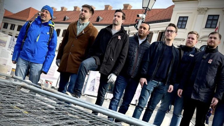 Miért most indított egészpályás letámadást a Momentum az LMP ellen?