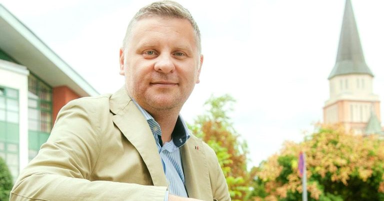 Lemondott a Kutyapárt tagját megvesztegetni próbáló Fideszes képviselő