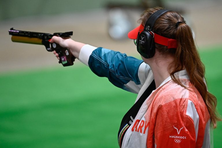 Major Veronika színvonalas versenyben lett második sportpisztolyban, Péni István országos csúcsot lőtt