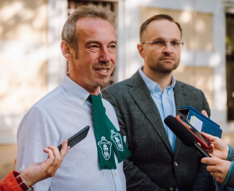 Megszüntették a büntetőeljárást a marosvásárhelyi iskolaigazgatóval szemben