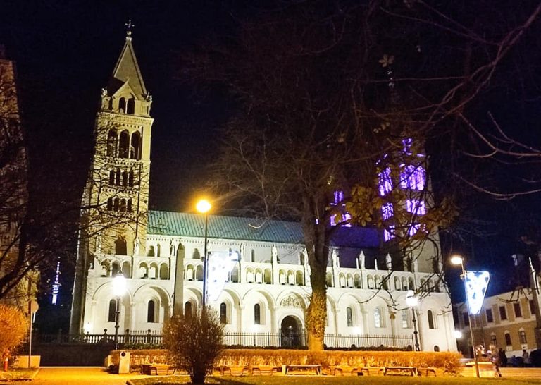 Dübörögnek az ünnepi szálláshelyfoglalások, Pécs az élmezőnyben