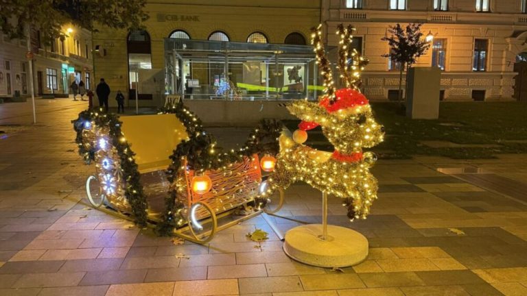 December 1: nyit a XII. Pécsi Adventi Kézműves- és Mesevásár