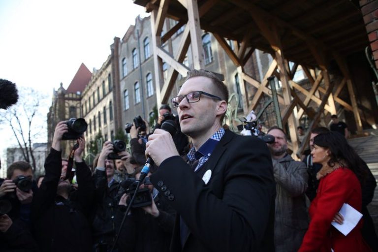 A magyar társadalomnak nem kell a tanár? Akkor majd a dán, a német, a máltai vagy a holland megbecsüli a munkáját