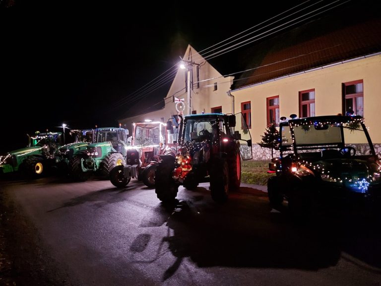 Ebben az évben is fénytraktoros felvonulás Egerágon
