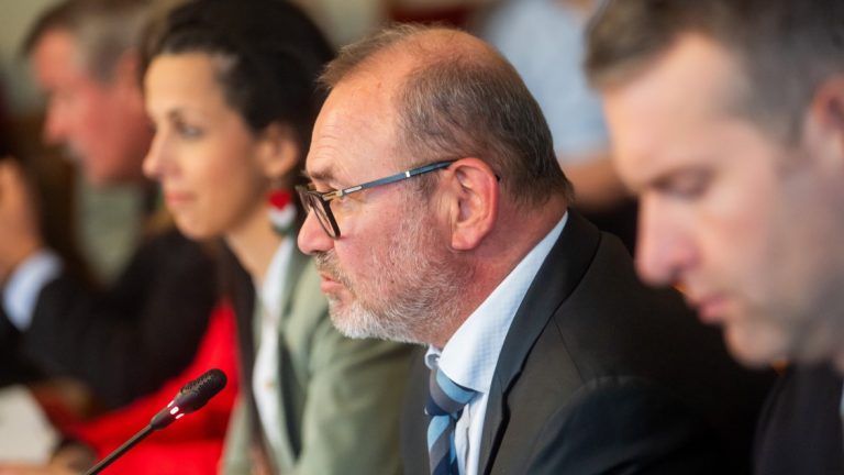 Megszűnik a tiltás, de a miniszter szerint 2029 előtt nem épülnek új szélerőművek