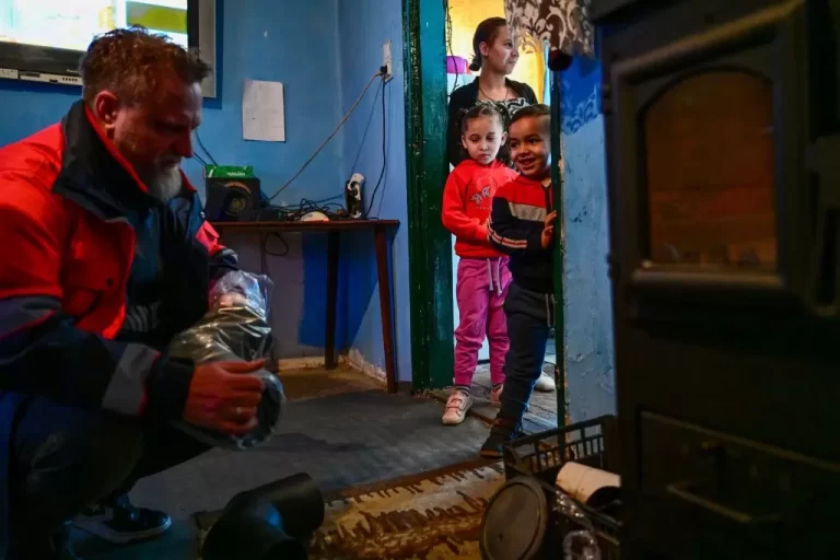 Az otthon melegét viszik el a rászorulóknak