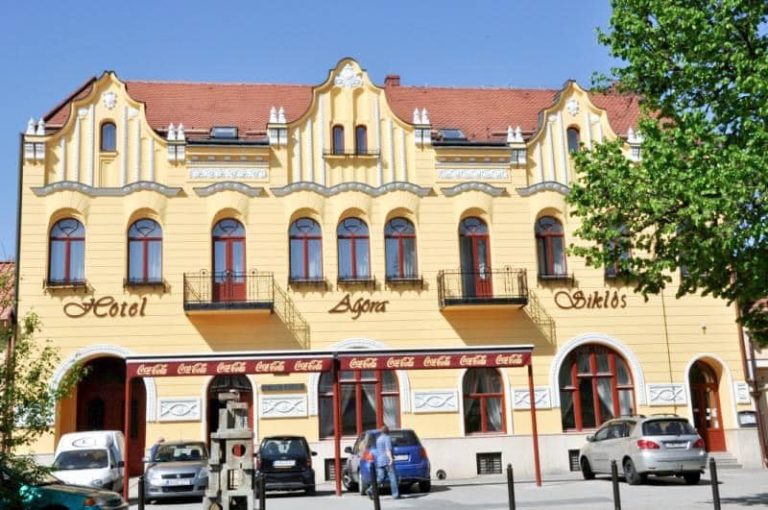 Siklóson bezárt az Agora Étterem