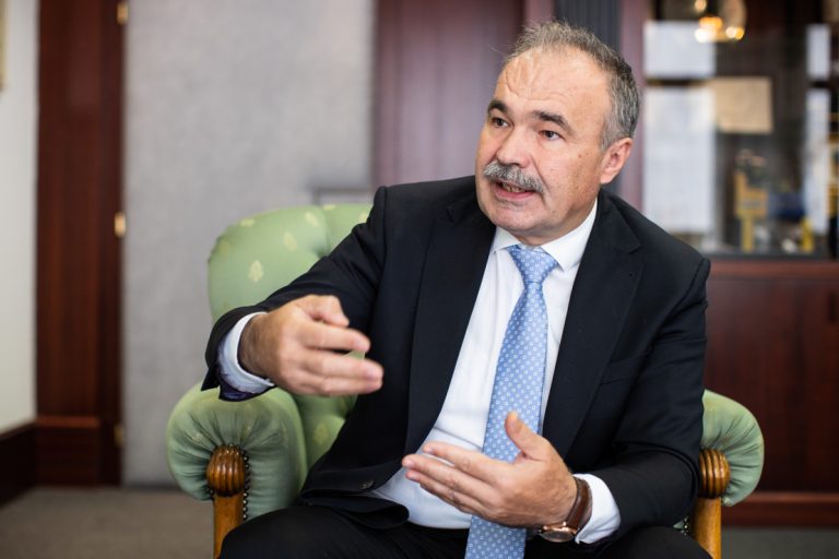Nagy István üzenete Magyar Péternek: „a tököt én termesztem, te meg csak faragod és vakarod”
