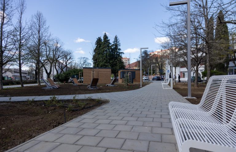 Átadták a Steinmetz téri parkot