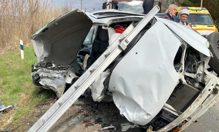 17 és 19 éves diák meghalt, hárman súlyosan megsérültek
