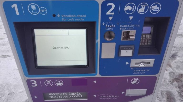 Őrizetbe vettek egy férfit, aki jegyautomatákat tört fel
