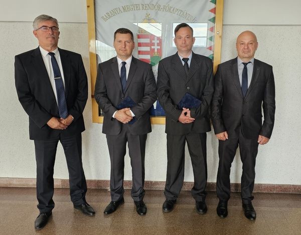 Elismerések a komlói elfogás kapcsán