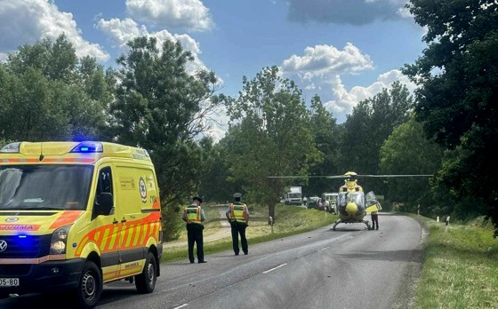 Mentőhelikopter érkezett a Sásd melletti motoros balesethez