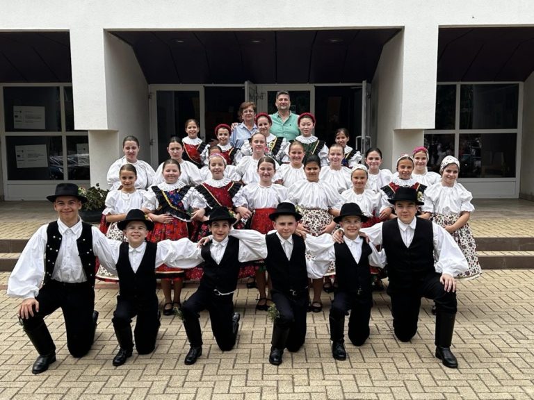 Aranyat ért „A mislenyi dombtetőn” koreográfia