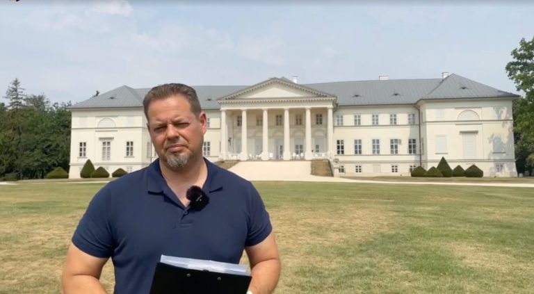 Keresztes László Lóránt: nem nézhetjük tétlenül, hogy magánkézbe adják az állami kastélyokat!