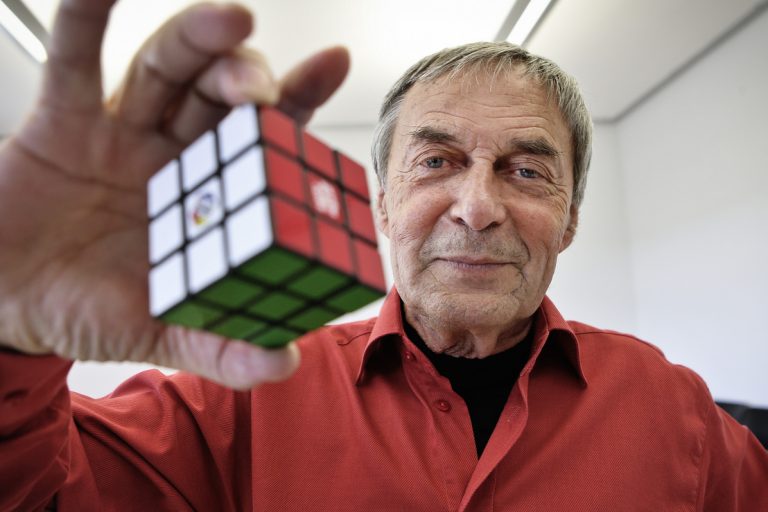 80 éves Rubik Ernő
