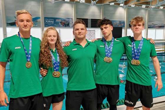7 arannyal, 5 ezüsttel és 3 bronzzal tértek haza a magyar junior uszonyosúszók az Eb-ről