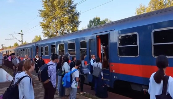 Nem csak a levegő, de az indulatok is forrnak a MÁV-nál, mert Lázár János 200 ezres hőségpénzéből nem jut mindenkinek