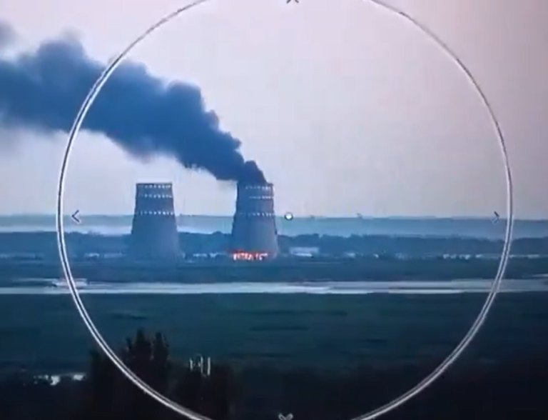 Tűz ütött ki Ukrajna legnagyobb atomerőművében a felek egymásra mutogatnak