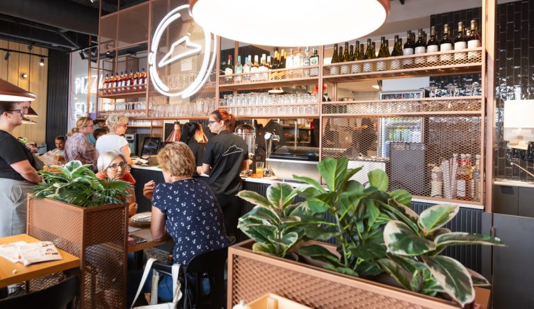 Ott voltunk a Pizza Hut nyitónapján