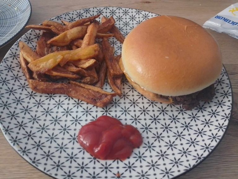 Közeli konkurencia – Smash Brothers vs. Woody’s Burger