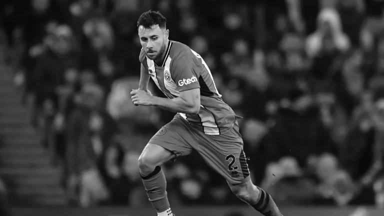 Holtan találták medencéjében a Sheffield United 31 éves legendáját
