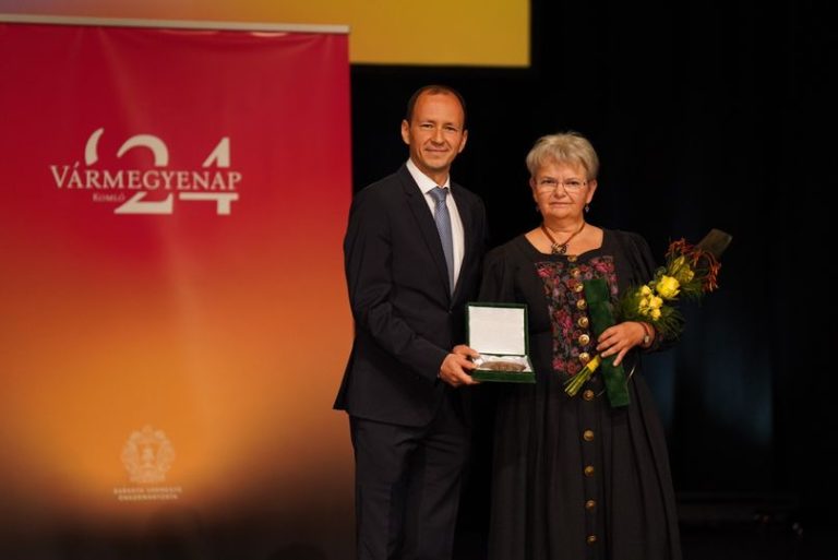 Uzsalyné dr. Pécsi Rita lett idén Baranya vármegye díszpolgára