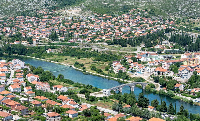 Nyolc embert vettek őrizetbe a boszniai rendőrök elleni késes támadással összefüggésben