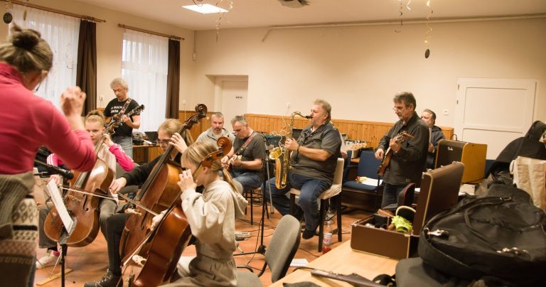 Januárban Tunyogi emlékest lesz Komlón-a próbák elkezdődtek