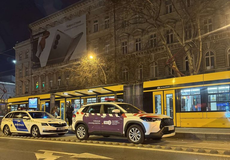 Vasárnap hajnali tragédia a villamoson