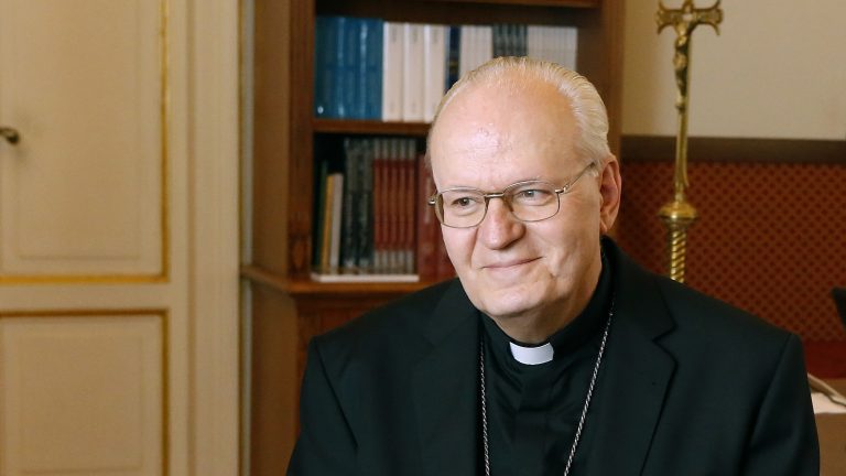 Erdő Péter: hisszük, hogy személyesen tudunk kommunikálni Istennel, és neki hatása van az emberiség sorsára