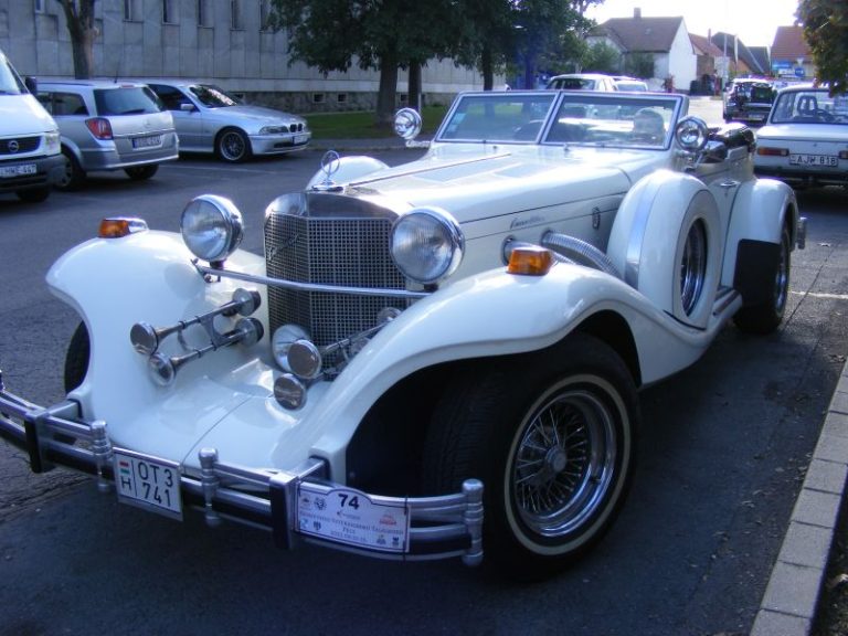 Szilveszteri Oldtimer Kiállítás és gurulás Pécsett