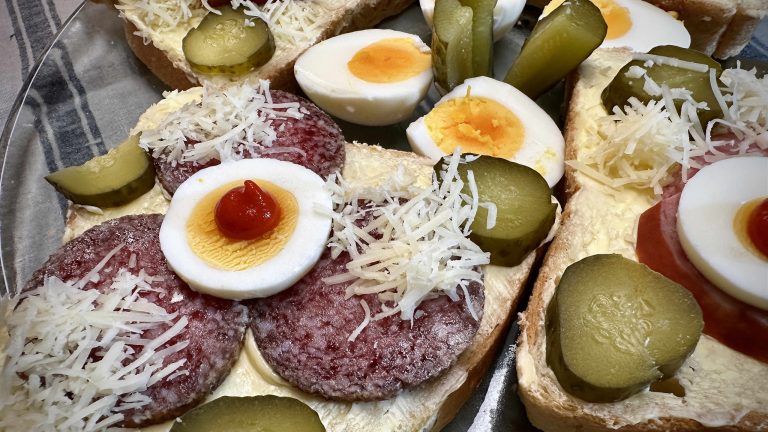 Itt a szilveszter- készítsünk „retro” szendvicset!