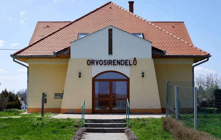 Befejeződött az orvosi rendelő felújítása Szentlászlón