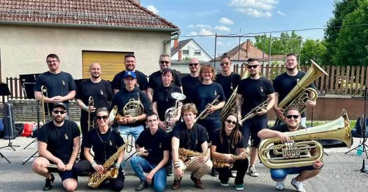 A Bohemian Brass Band ingyenes utcazenei koncertet ad Pécsen