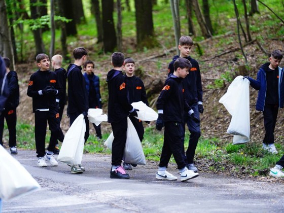 Lökhárítót is találtak a Rátgéber Akadémia játékosai, mikor tisztították Árpádtetőt