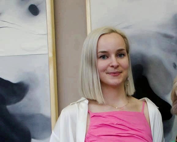 Nyár elejéig látogatható Köves Rebeka kiállítása Kozármislenyben